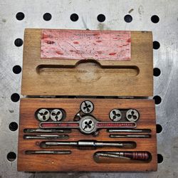 Vintage Craftsman Tap And Die Set