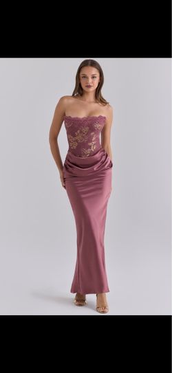 Avella Gown HOUSE OF CB (LIKE NEW EXCELLENT CONDITION WITH BOX)