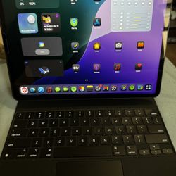 iPad Pro M1 256GB 12.9” W/Apple Keyboard & Pencil