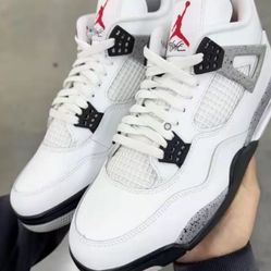 Mid-cut retro basketball shoes
