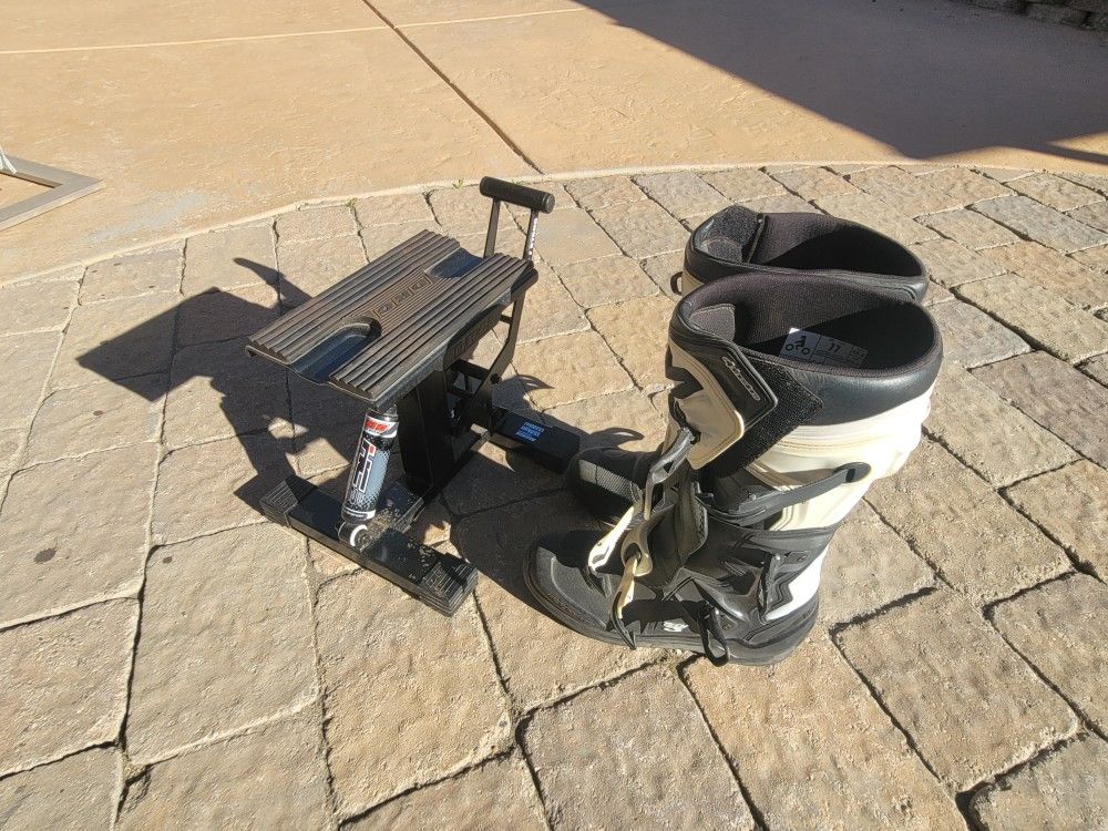 Alpine Star Tech 3 Boots & Stand