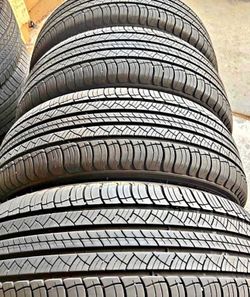 235/65/18 Michelin 📍📍 Vendo un set de llantas con 80% de vida las 4 📍🌟