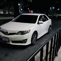 -2014 Toyota Camry SE( SALVAGE TITLE )