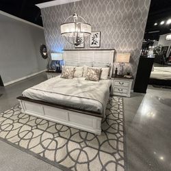 Hillcrest Dark & White Queen Panel Bedroom Set / 4pc