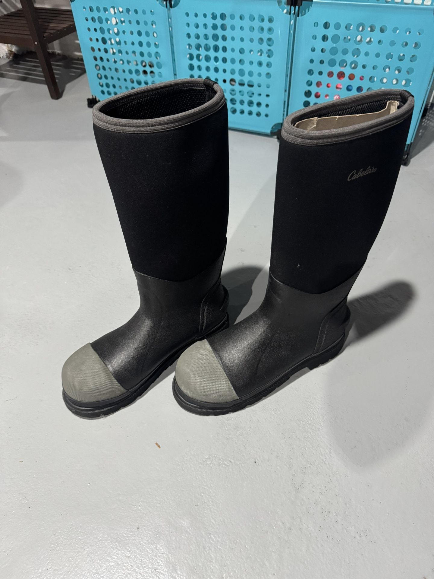 Cabela's Mens Composite Toe Black Rubber Boots...