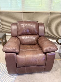 Great condition Brown Leather Recliner