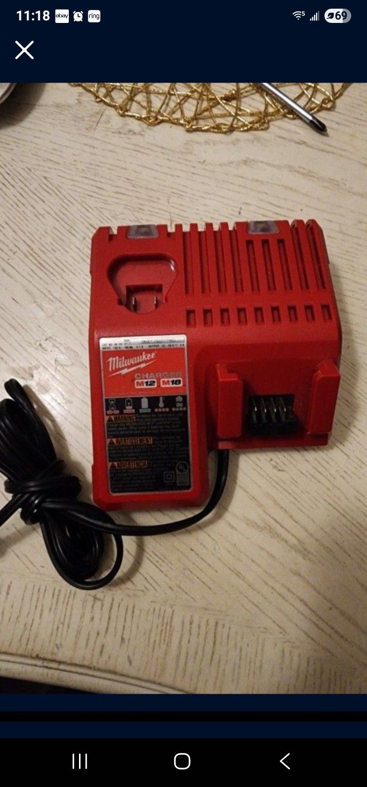 Milwaukee Charger M12 And M18