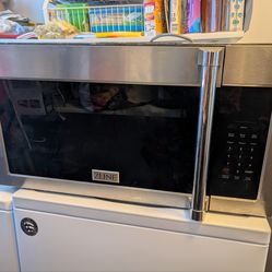 XL Convection Microwave - Well Maintained