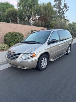 2005 Chrysler Town & Country