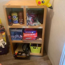 Game Cabinet & Games In Pic