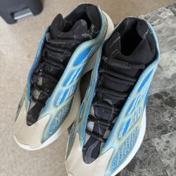 Yeezy 700 Size 10.5