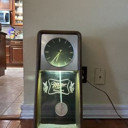Vintage Clock Miller Beer Lite High Life Faux Wood Grain Frame Pendulum 1983