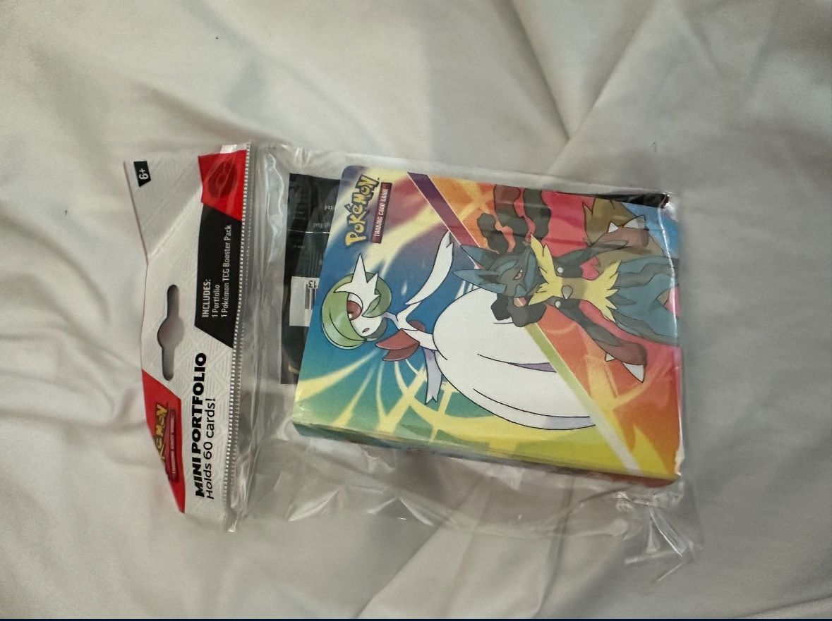 Mega Evolutions Mini Binder + Pack