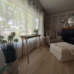 MCM Console Table: 3'x1' 2"X2' 7"