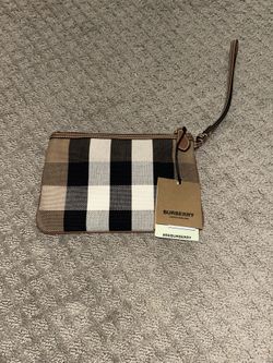 burberry peyton pouch