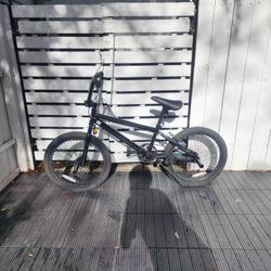 Mongoose Bmx Bike 20 In Wheels