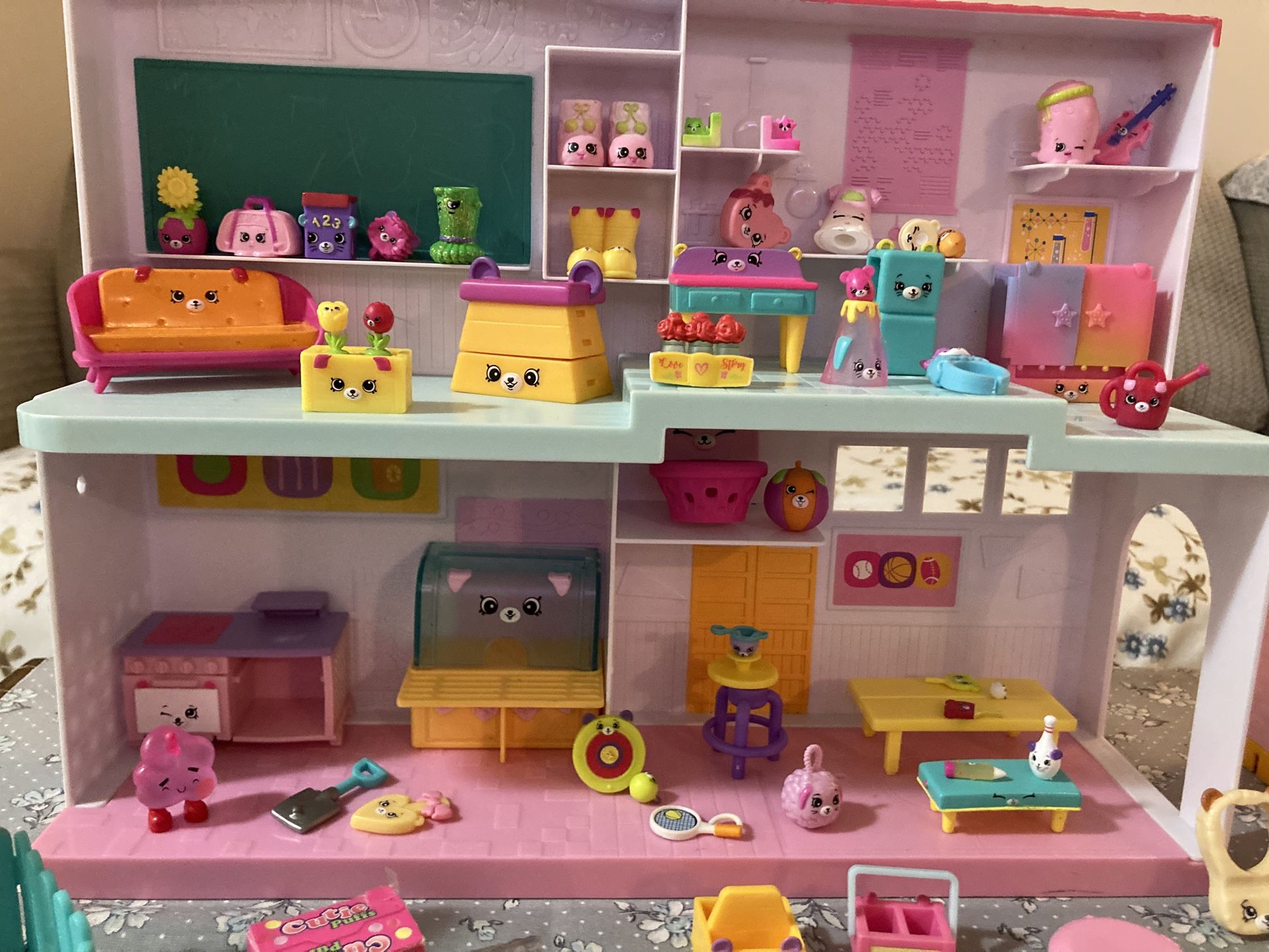 Shopkins Furniture and Accessory Lot
