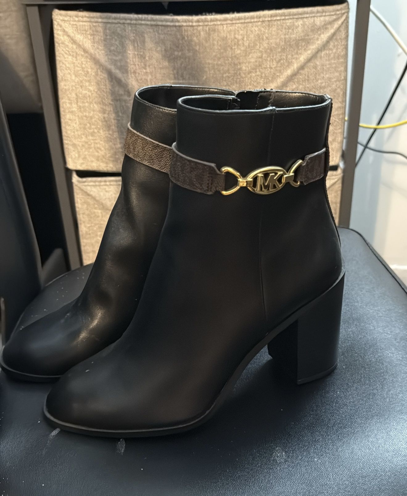 Michael Kors Boots Size 9 Brand New