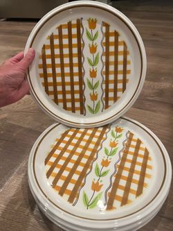Gingham Vintage Plates