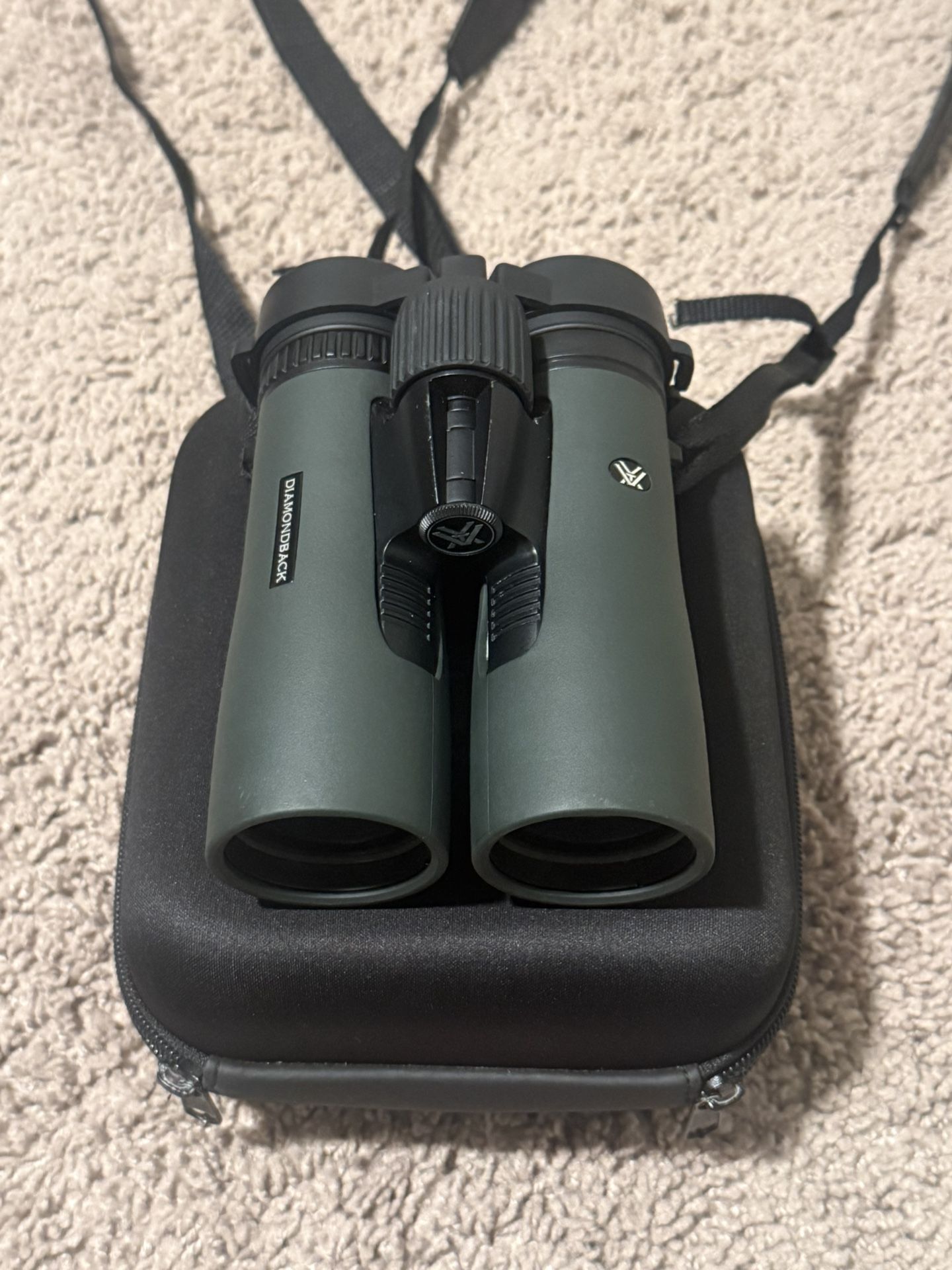 Vortex Optics Diamondback 8x42 Waterproof Binoculars with Original Case