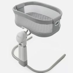 Graco® DreamMore™ Bedside Bassinet Deluxe with Calming Motion, Skyler