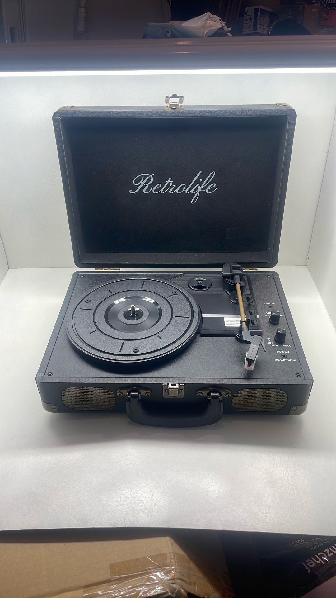 Suitcase turntable with Bluetooth