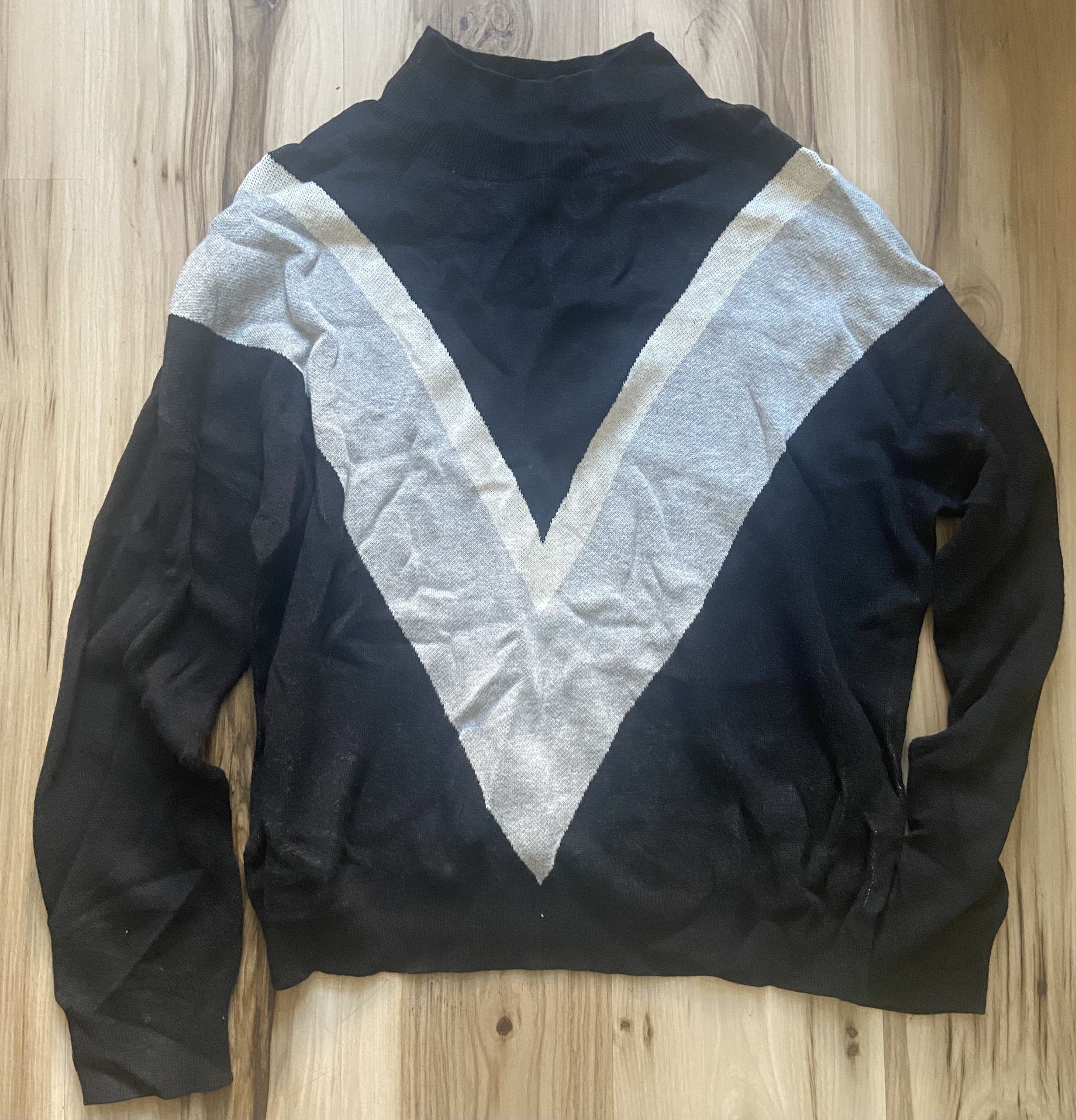 old navy pull over knit sweater Size M