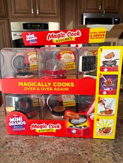 ZURU Mini Brands Magic Cook Kitchen Set
