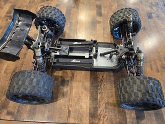 Serpent RC Roller