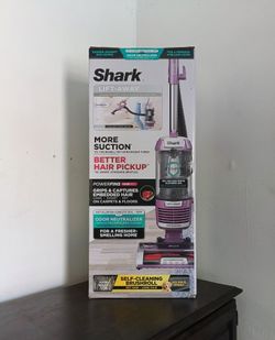 Shark Lift-Away® with PowerFins HairPro and Odor Neutralizer Technology Upright Vacuum, ZD550