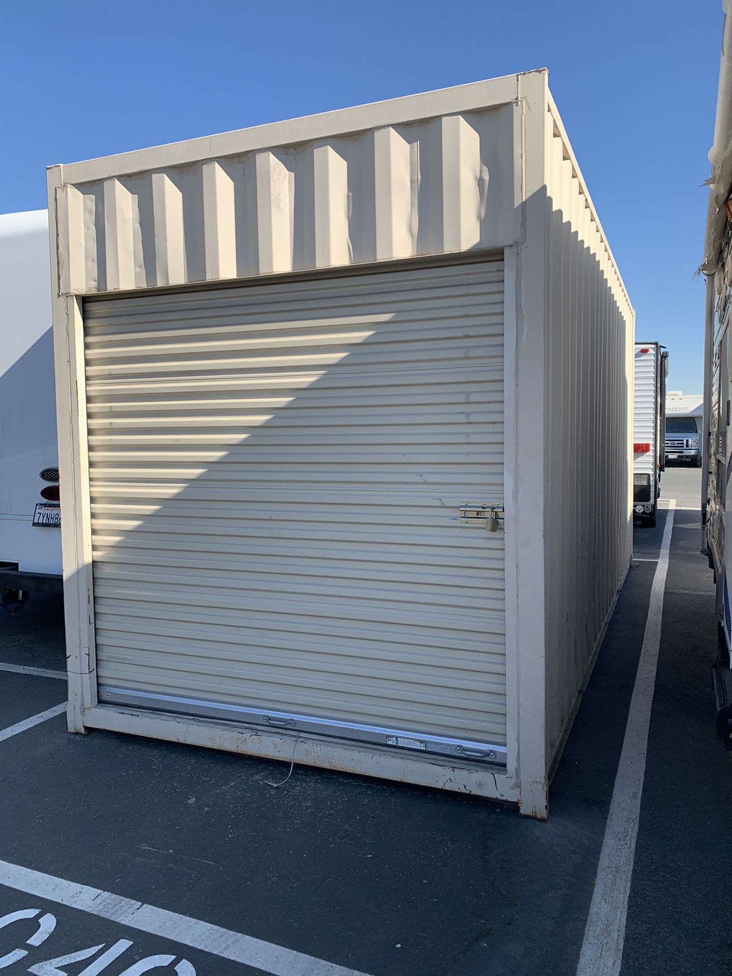 20’ Storage Container ( TALL )