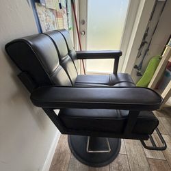 Obsidian styling chair (never used) $250 obo