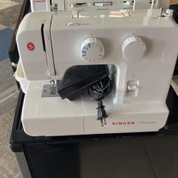 Singer Sewing Machine