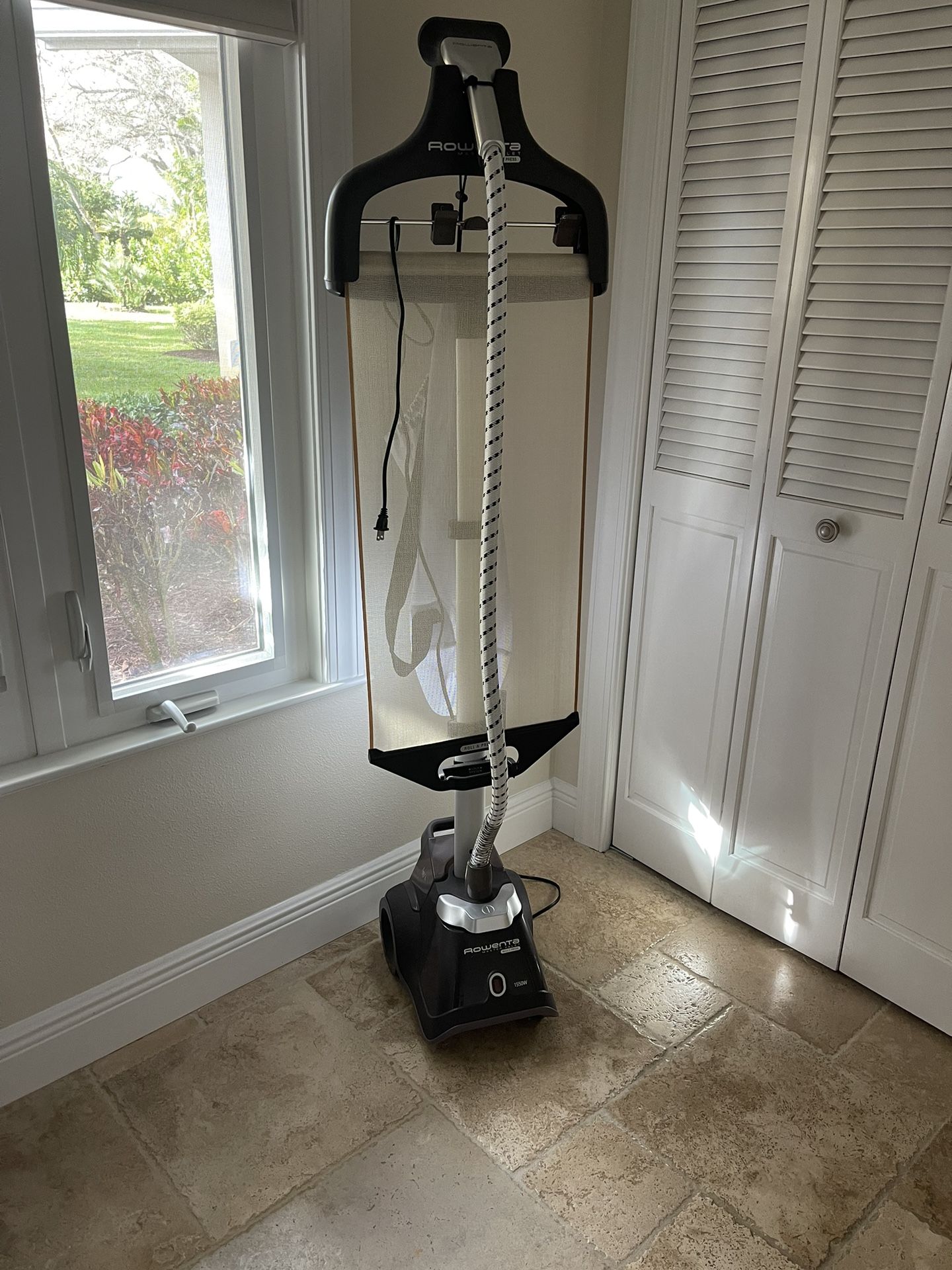 Rowena Master Valet Steamer