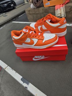 Nike Dunk Low Orange  Size 7.5