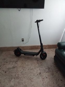 New Phantom Gogo Scooter It Cost ,$600 Give Me $300 Today