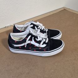 Vans womens Black Heart Sneakers Sz. 6