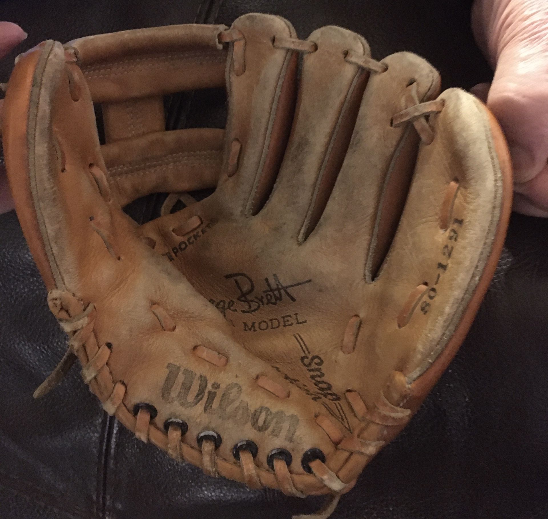 Wilson 80–1291 George Brett Made In Korea 9" Right-Handed thrower Baseball glove mitt 