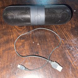 Split-Pill Bluetooth Speaker magnetic portable