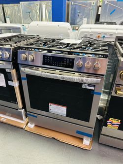 Frigidaire Gallery 30” Gas Range Slide In Air Fry 