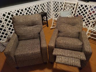 2 recliners
