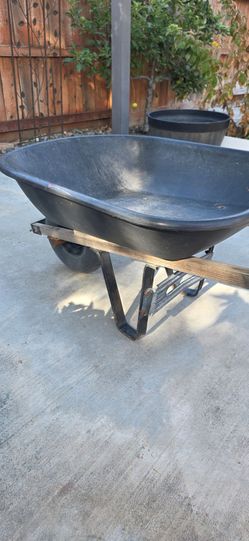 Wheelbarrow with Poly Tray and Wood Handles
