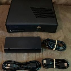 Official Microsoft Xbox 360 S Black  Console & Wires! ~ Works Great! 