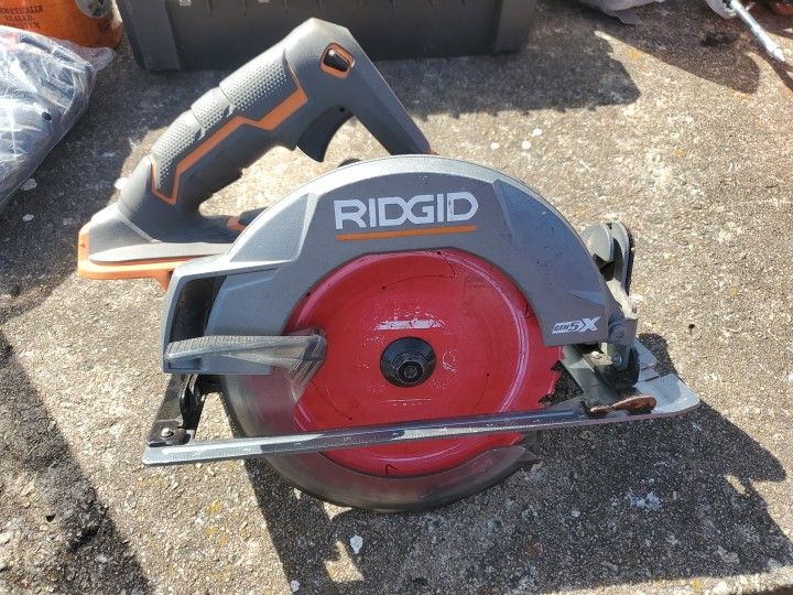 Ridgid 18V Cordless Brushless Circular Saw