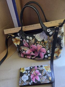 Anushka Leather Bag
