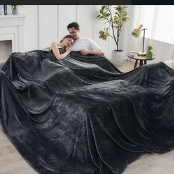 BRAND NEW- Oversize King Fleece Blanket- Dark Gray