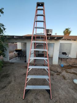 Werner 12 foot Fiberglass A-frame Step Ladder 375 lb. Load Capacity