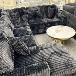 Cozy Stunning Chaise Sectional!