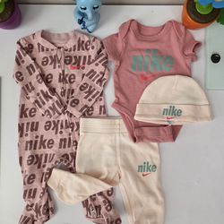 Nike Baby 4-Piece Outfit Set