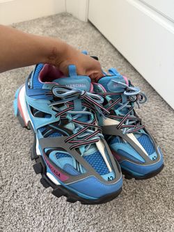 Blue & Pink balencisga track runner